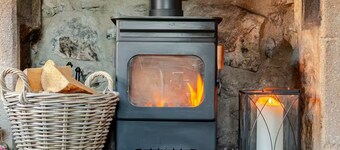 Luxurious Cosy Cottage in Stunning Peak District Village Tideswell