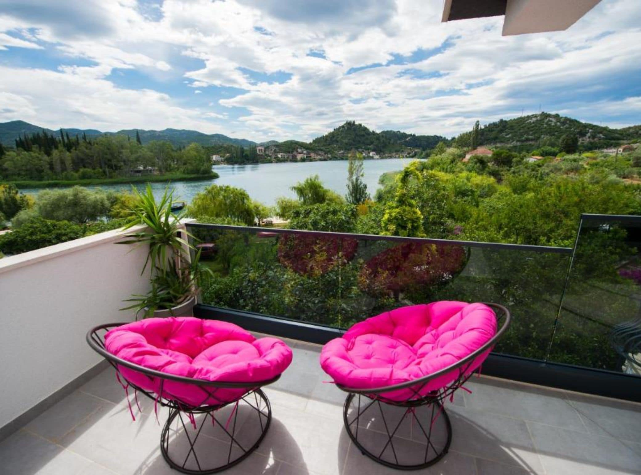 Apartment (Two-Bedroom Apartment With Lake View) | Terrace/patio