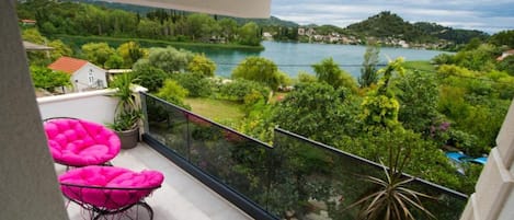Appartement (Two-Bedroom Apartment With Lake View) | Terrasse/Patio