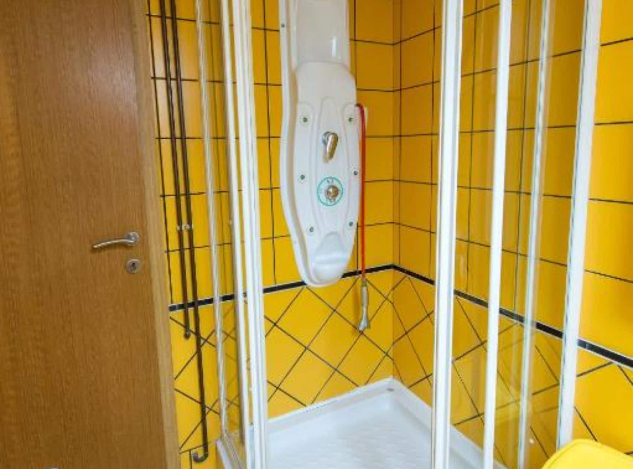 Apartment (One-Bedroom Apartment With Lake View) | Bathroom