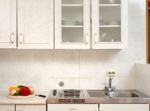 Apartamento (Two-Bedroom Apartment) | Cozinha privada | Geladeira