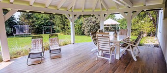 Stunning Rural Holiday Home With Garden and BBQ