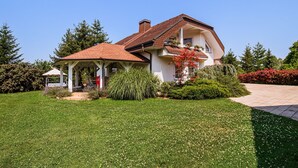Unclassified image, 5 of 13, button - Stunning Rural Holiday Home With Garden and BBQ (Brežice)