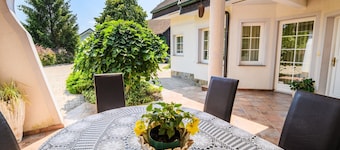Stunning Rural Holiday Home With Garden and BBQ