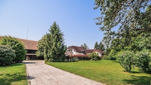 Unclassified image, 4 of 13, button - Stunning Rural Holiday Home With Garden and BBQ (Brežice)