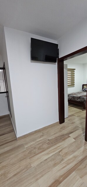 2 bedrooms, WiFi, bed sheets - Lodging LA FRONTERA (Tulcan)
