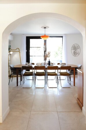 Dining - *Maison Castor* Balneo, pool and billiards! 10 minutes from the ocean! (Mimizan)