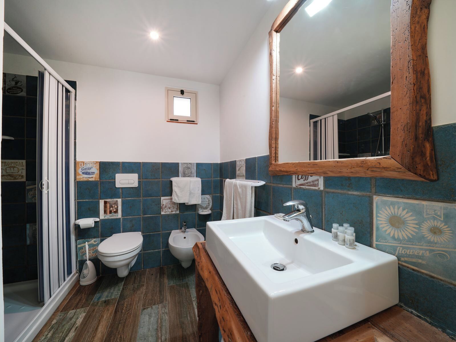 Hus, 2 soverom, terrasse, sjøutsikt | Bad | Dusj, toalettartikler (inkludert), hårføner og håndklær