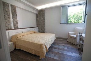 House, 2 Bedrooms, Patio, Sea View | Hypo-allergenic bedding, free WiFi, bed sheets - Marinella Beach Case Vacanze  (Ricadi)