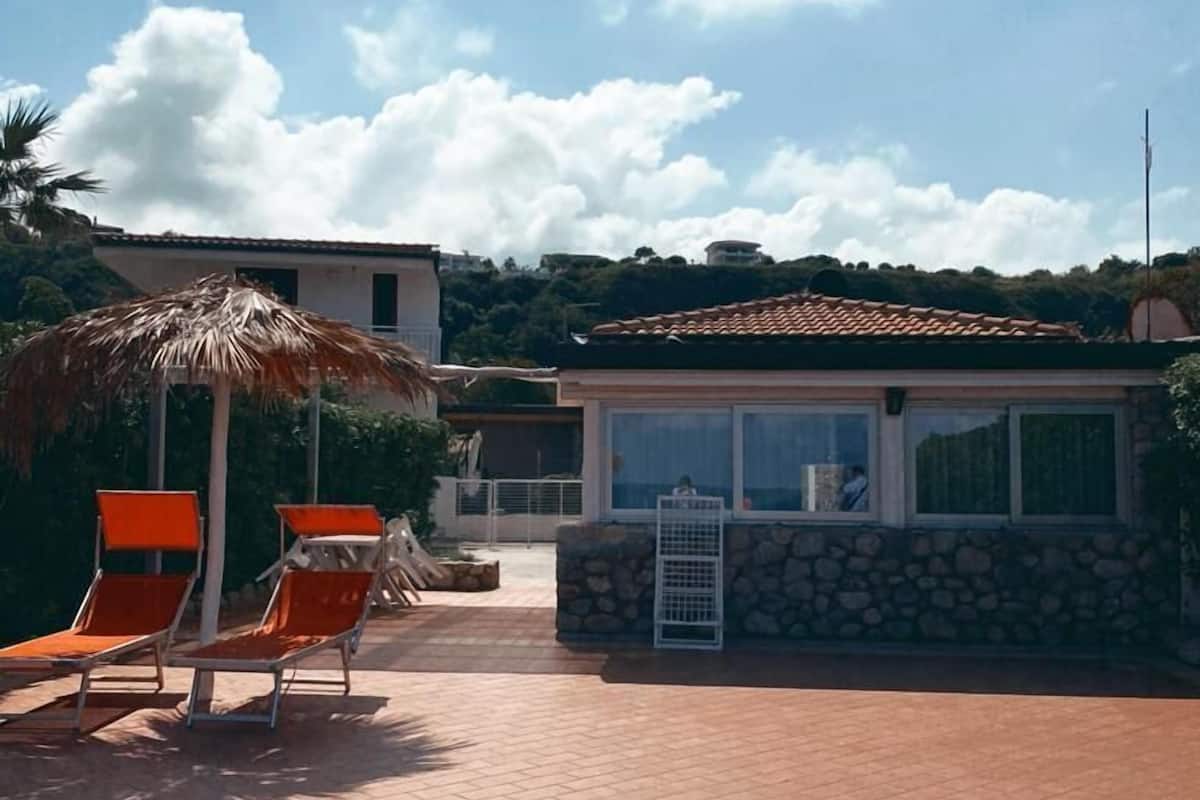 Huis, 2 slaapkamers, patio, uitzicht op zee | Terras