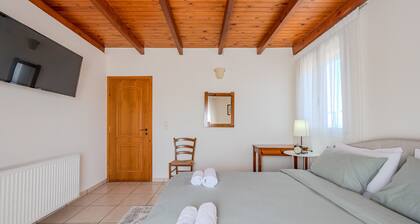 Galini villa, private pool , near amenities, Heraklion