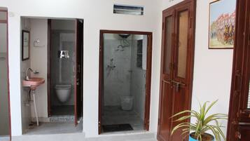 Towels, soap, shampoo, toilet paper