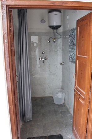 Handtücher, Seife, Shampoo, Toilettenpapier