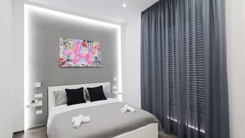 Comfort Room, Balcony, City View | Desk, free WiFi