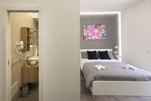 Comfort-Zimmer, Balkon, Stadtblick