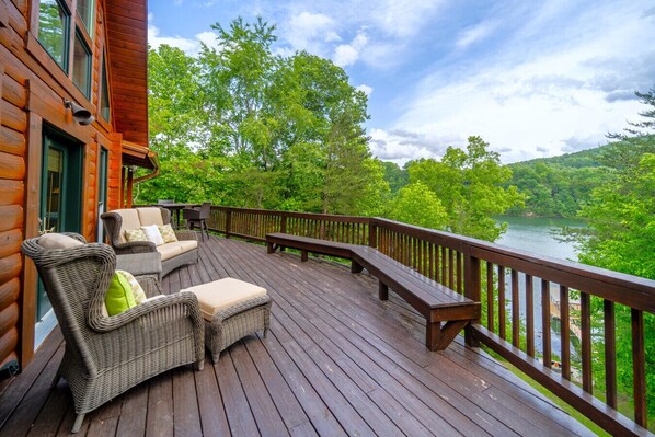 Terrace/patio - My Happy Place - Lakefront cabin (New Tazewell)
