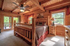 4 bedrooms, free WiFi, bed sheets - My Happy Place - Lakefront cabin (New Tazewell)