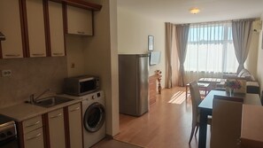 Interior - Apartment - Sleeps 6, Pet Friendly & 6 Pools (Nessebar)