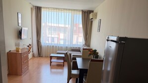Interior - Apartment - Sleeps 6, Pet Friendly & 6 Pools (Nessebar)