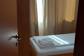 2 bedrooms, iron/ironing board, free WiFi, bed sheets - Apartment - Sleeps 6, Pet Friendly & 6 Pools (Nessebar)