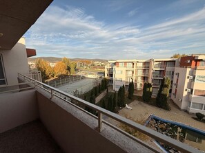 Property grounds - Apartment - Sleeps 6, Pet Friendly & 6 Pools (Nessebar)