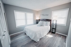 4 soverom, reiseseng for barn, wi-fi og sengetøy