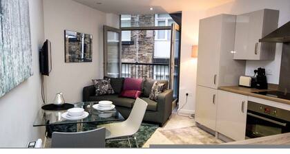 Stayzo Modern Studio Apartment 1 in Bradford City