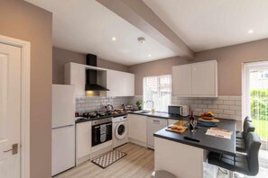 Apartment | 3 bedrooms - Buckingham House - Spacious 3-bedroom (Morecambe)