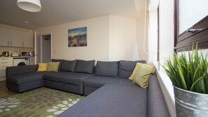 Apartment | 1 bedroom - Stayzo Castle Point 6 Apartment - Premier Lodge (Southampton)