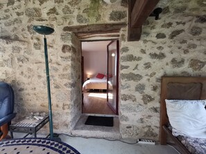 3 bedrooms, desk, iron/ironing board, travel crib