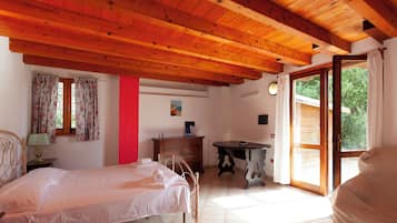 5 makuuhuonetta, silitysrauta/-lauta, Wi-Fi, vuodevaatteet