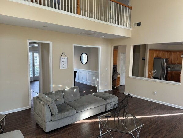 Smart-tv och eldstad