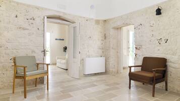 Family Villa, Garden View | Living area