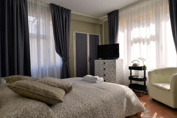 1 bedroom, iron/ironing board, WiFi, bed sheets