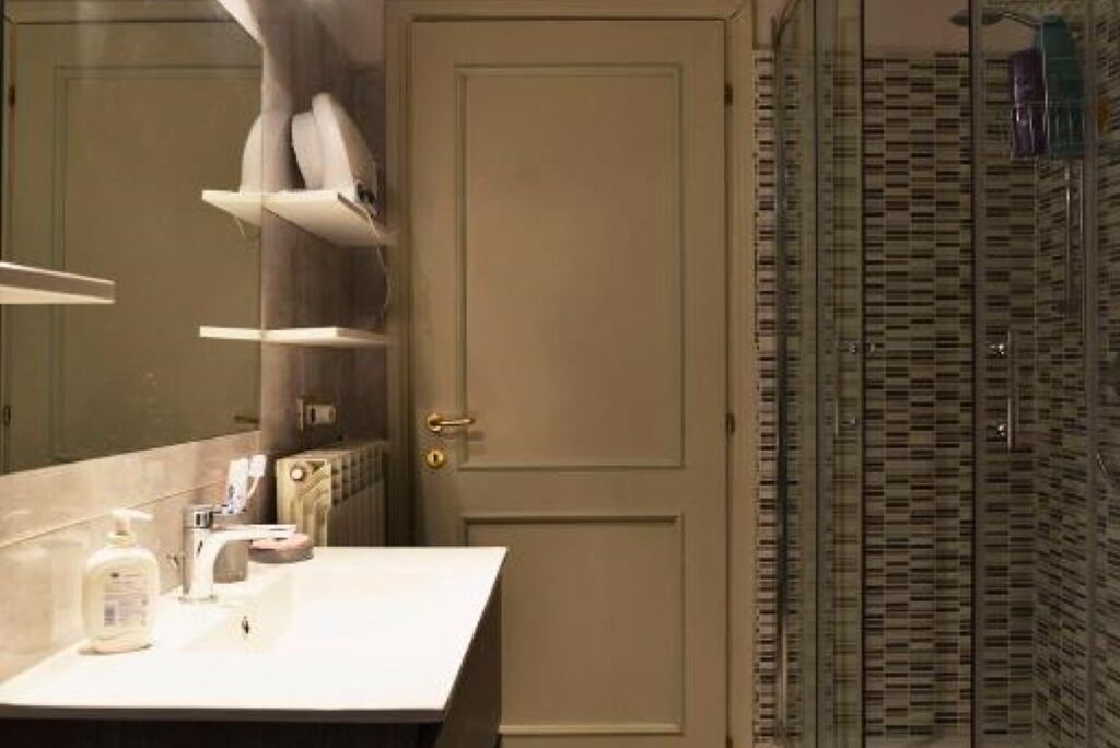 Doccia, asciugacapelli, bidet, asciugamani