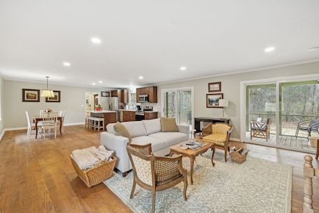 Smart TV, fireplace. Charming 2-bedroom 2 bath house in Leiper's Fork