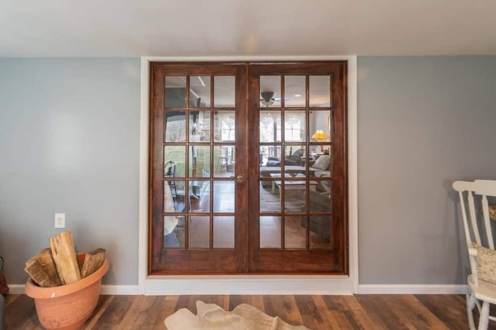 Amazing Hiking Cozy Home Close to Mountns Fireplace - Conesville, NY