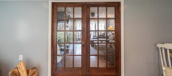 Amazing Hiking Cozy Home Close to Mountns Fireplace