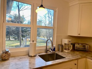 Studio | 3 bedrooms - Back House Twin Cabin Ii-hot Tub Fireplace Hiking Retreat (Jewett)