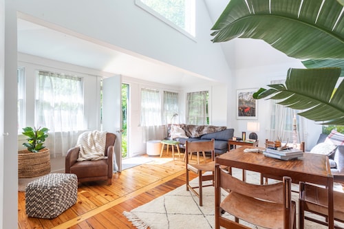 The Hideout Catskills Cottage