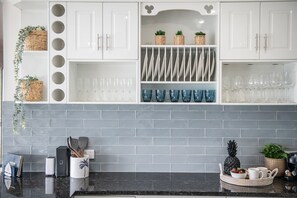 Dishwasher, coffee/tea maker