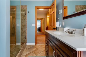 House | 6 bedrooms - Family Fun Oasis Hot Tub Steam Room Pool Stream Firepit Games (Saugerties)