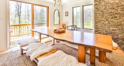 Hunter Mountain Ski House - Tesla Charger