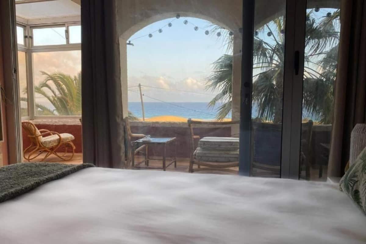 Deluxe tweepersoonskamer, uitzicht op zee | Gratis wifi