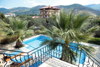 4-bedroom villa in welcoming Elbasan with WiFi, AC ,free car park.