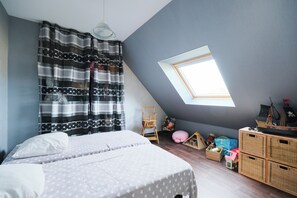 3 bedrooms, travel cot, free WiFi
