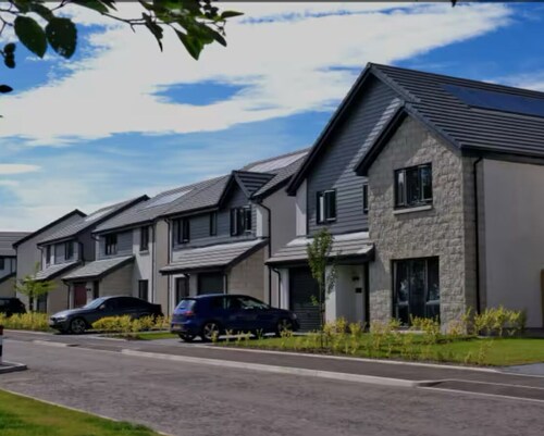 Room in House - Westside Cozy Inn Space