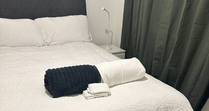 Room in House - Westside Cozy Inn Space