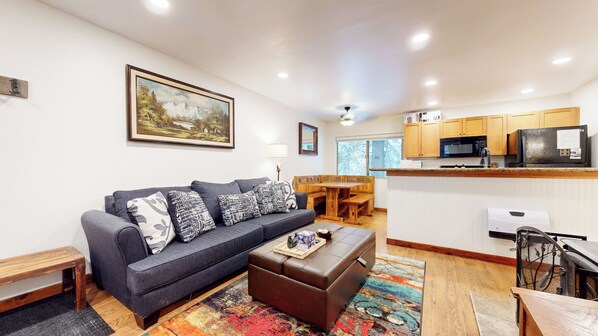 Smart TV, fireplace, offices, computer monitors