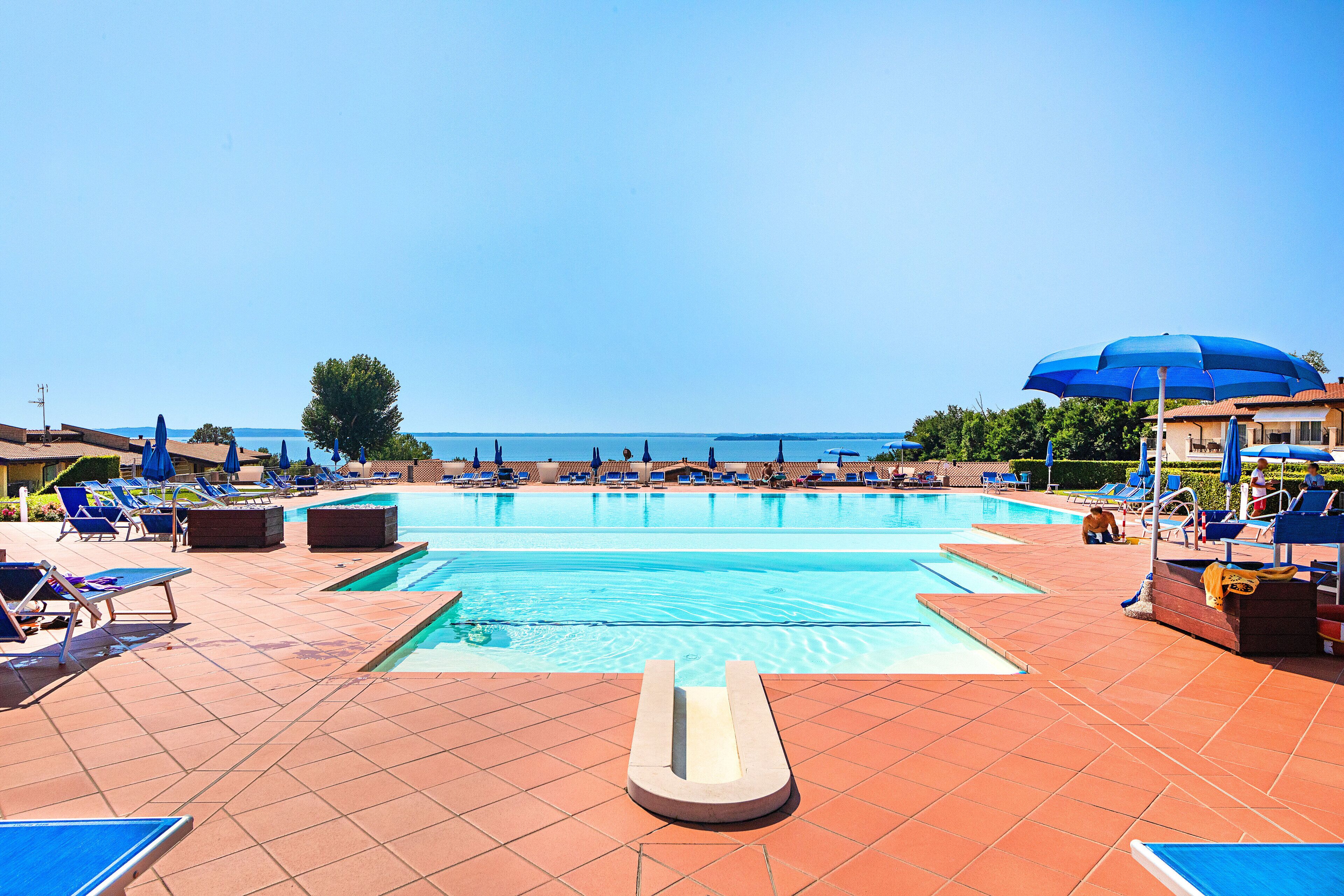 Piscine extérieure (ouverte en saison)